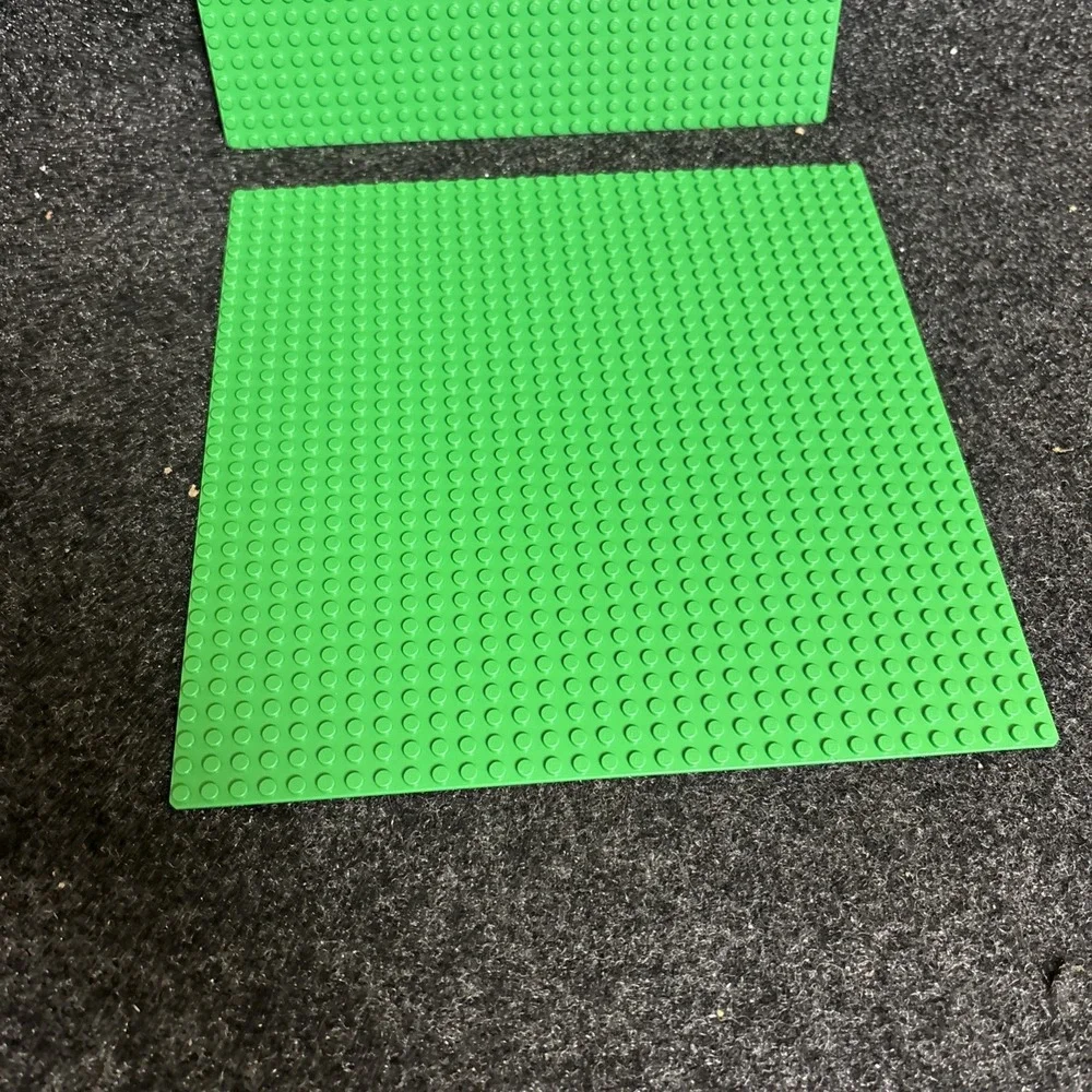 LEGO - 2 Large Baseplate 32 x 32 (10X10